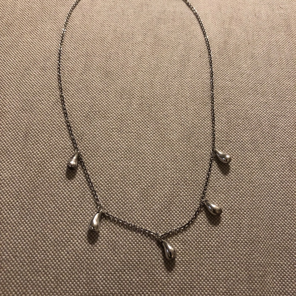 T I F F A NY S  Elsa Peretti Teardrop Necklace